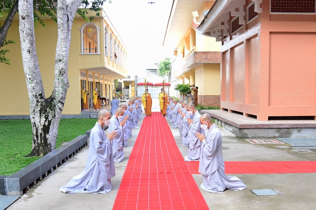 Lễ truyền giới Sa di Phương Trượng